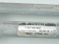 Ford Focus Wiper link + engine Part code: 1704580
Body type: Universaal