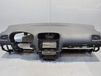 Volkswagen Golf 7 Armatuurlaud Part code: 5K1857001A  81X
Body type: Kabriolett