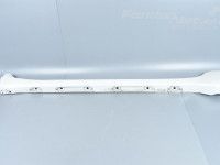 Toyota Land Cruiser 150 Side moulding, right Part code: 75805-60050-A1
Body type: Maastur