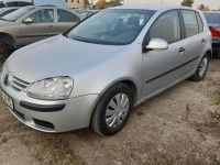 Volkswagen Golf 5 2004 - Car for spare parts