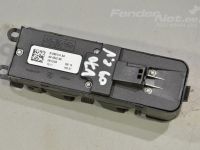 Volvo V70 Electric window switch, left (front) Part code: 31295114
Body type: Universaal
Engin...