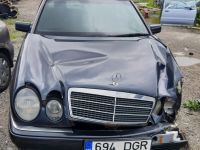 Mercedes-Benz E (W210) 1996 - Car for spare parts
