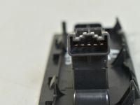 Suzuki Grand Vitara Electric window switch, left (rear) Part code: 37995-62J00
Body type: Linnamaastur