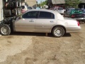 Lincoln Town Car 2000 - Car for spare parts